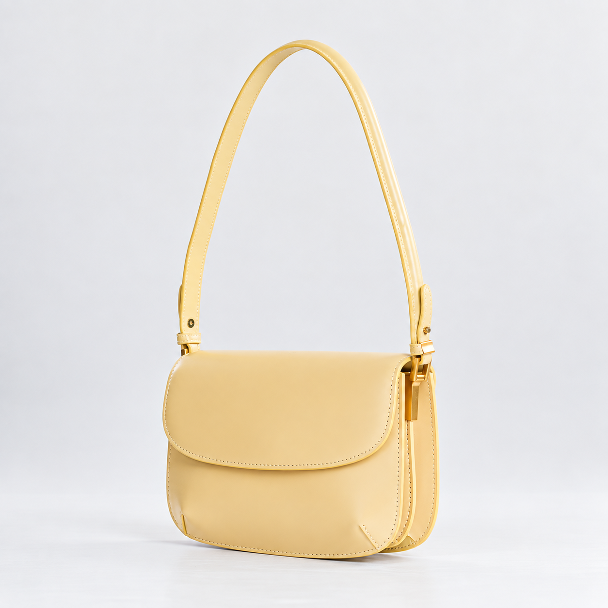 Mia — side view